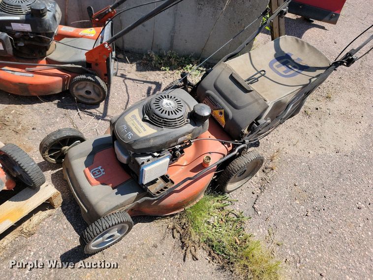 image for item LQ9188 (6) push mowers