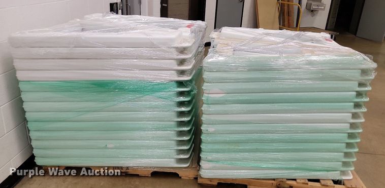 image for item LQ9191 (50) plastic barricades