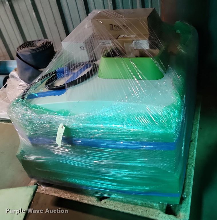 image for item LQ9205 Atomic Absorption spectrometer and sampler