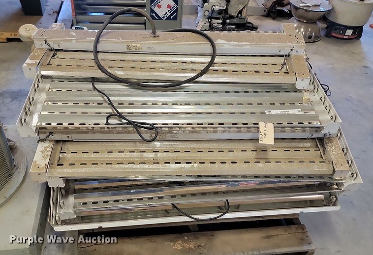 image for item LQ9206 Approximately 15 light fixtures