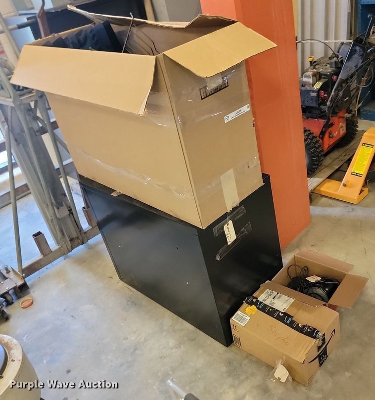 image for item LQ9209 Office supplies and equipment