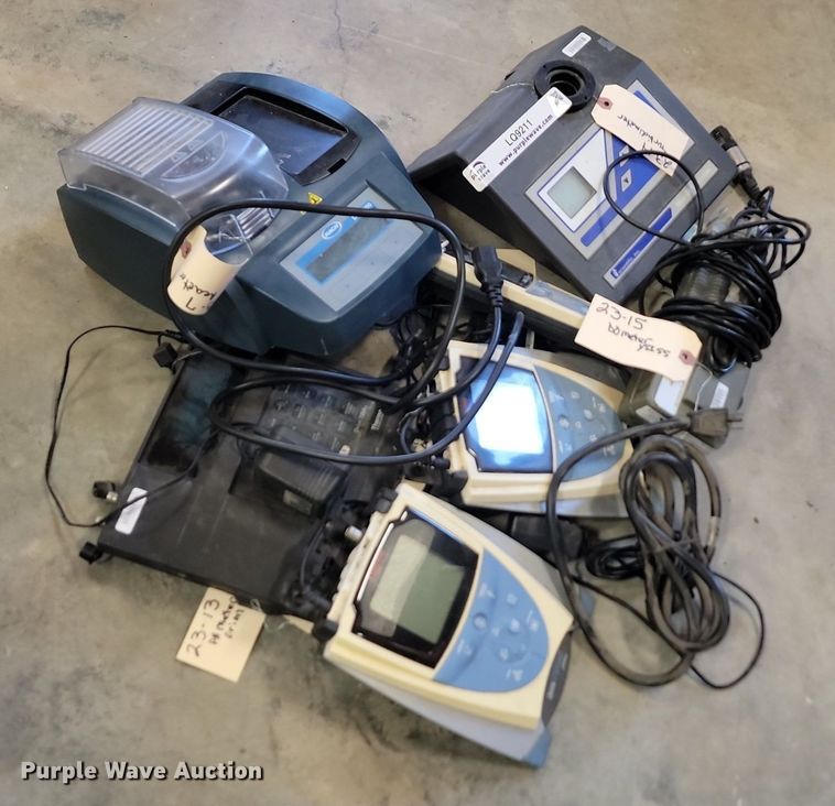 image for item LQ9211 PH meters/readers