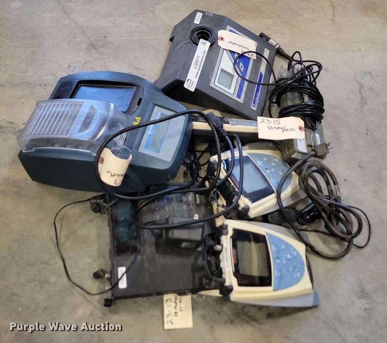 image for item LQ9211 PH meters/readers