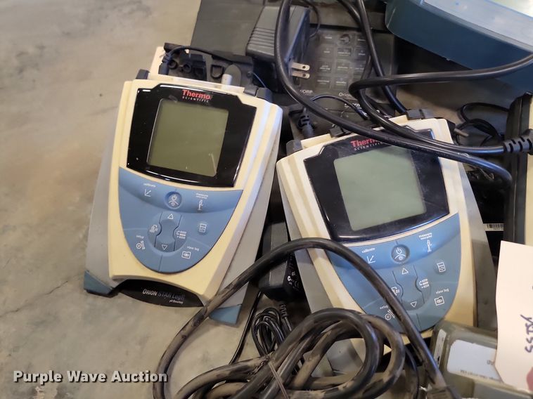 image for item LQ9211 PH meters/readers