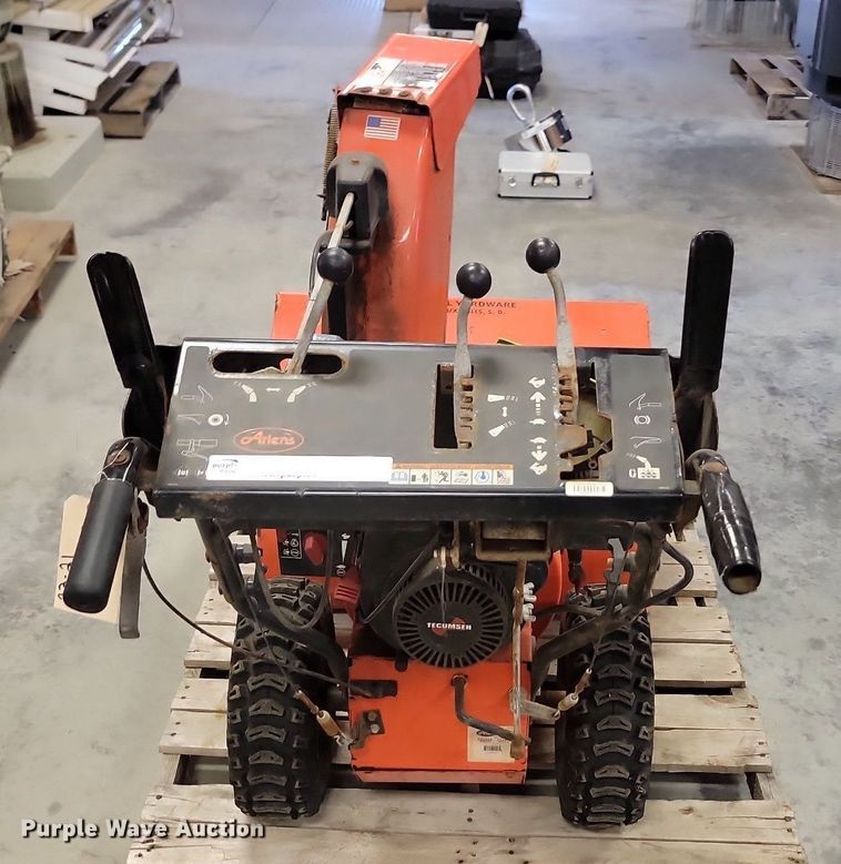 image for item LQ9216 Ariens 921002  snow blower