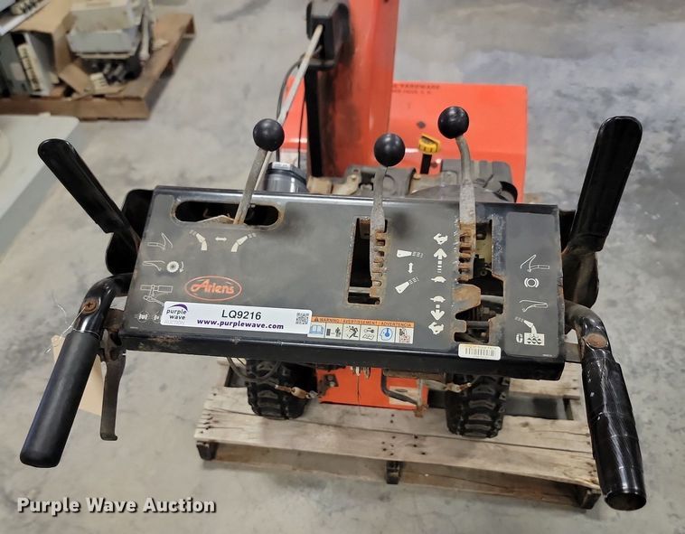 image for item LQ9216 Ariens 921002  snow blower