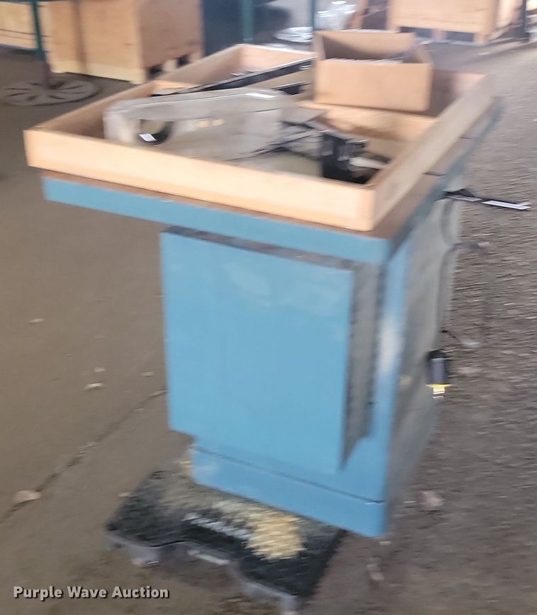 image for item LQ9218 Jet JTAS-10-3  10" tilting arbor saw