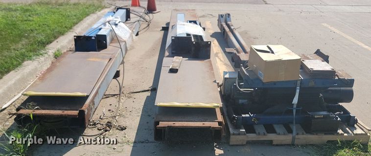 image for item LQ9220 Rotary  four post automotive lift