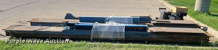 image for item LQ9220 Rotary  four post automotive lift