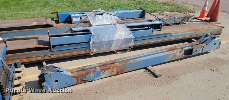 image for item LQ9220 Rotary  four post automotive lift