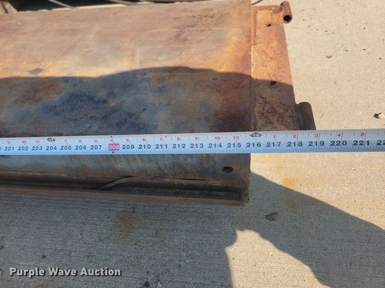 image for item LQ9220 Rotary  four post automotive lift