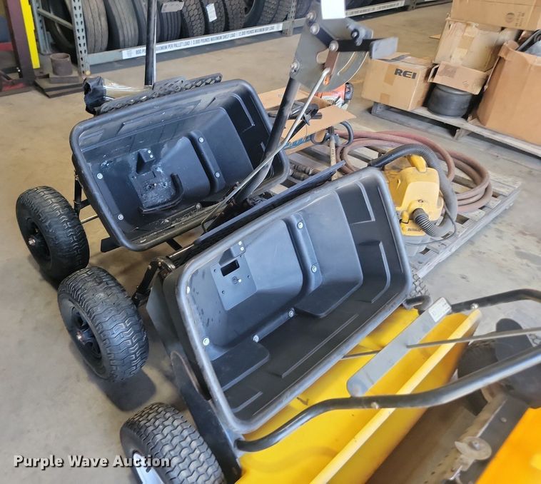 image for item LQ9223 Lawn and garden equipment