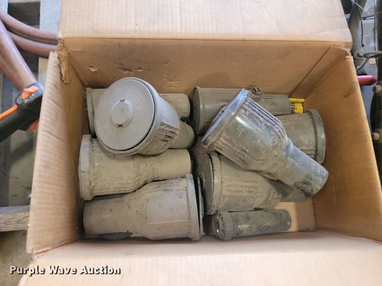 image for item LQ9223 Lawn and garden equipment