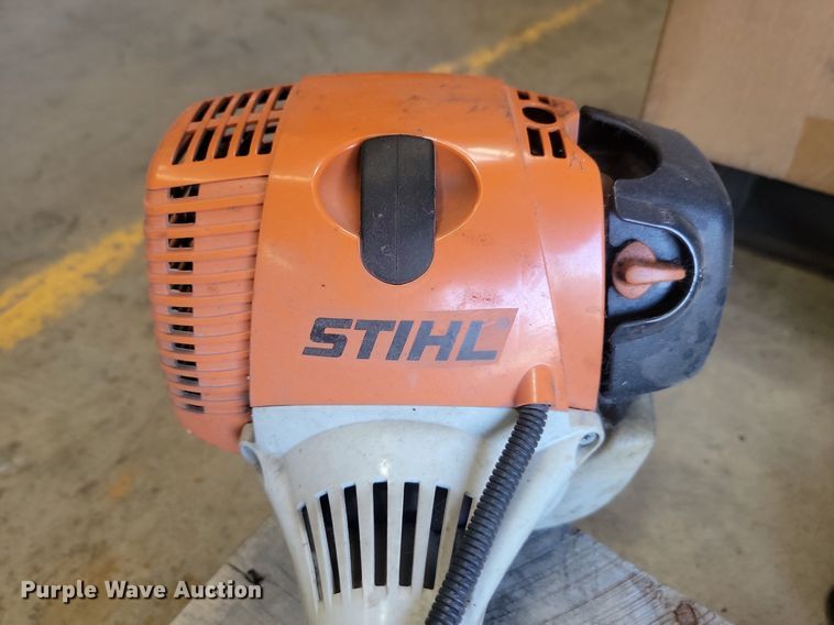 image for item LQ9223 Lawn and garden equipment