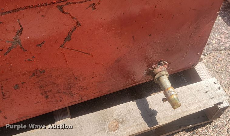 image for item LQ9271 Fuel tank