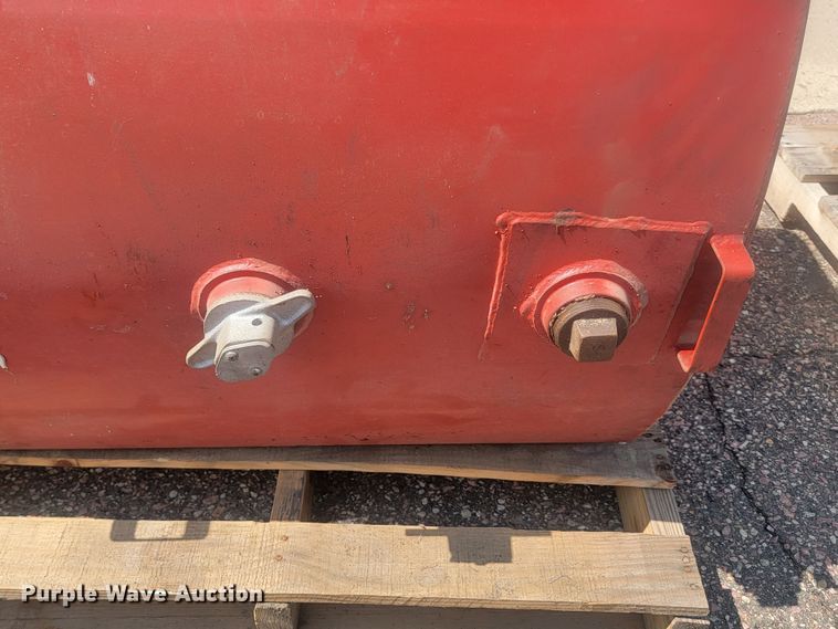image for item LQ9271 Fuel tank