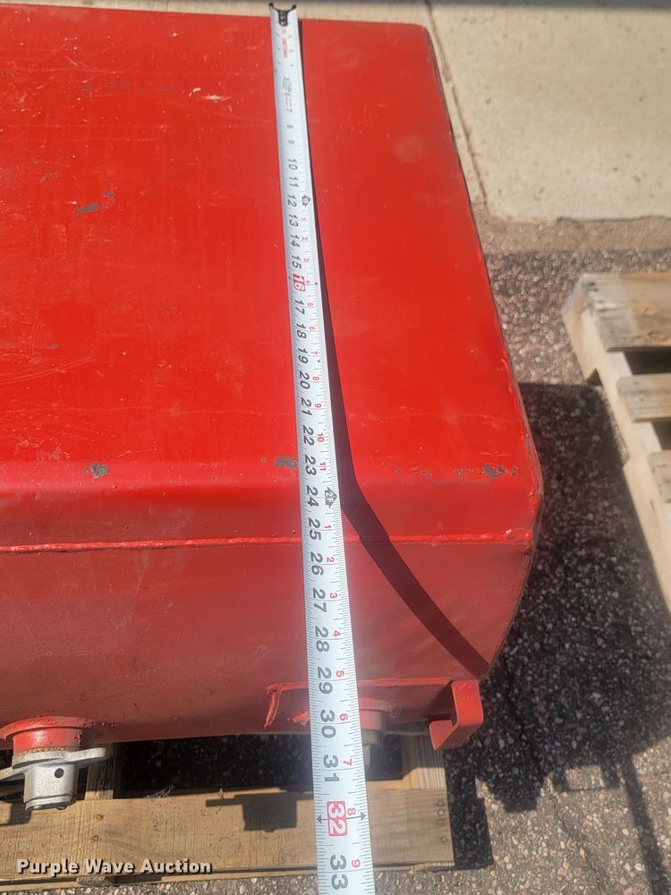 image for item LQ9271 Fuel tank