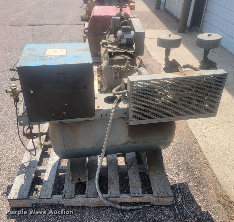 image for item LQ9272 (2) air compressors