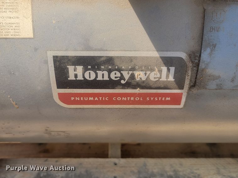 image for item LQ9272 (2) air compressors