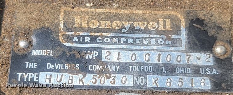 image for item LQ9272 (2) air compressors