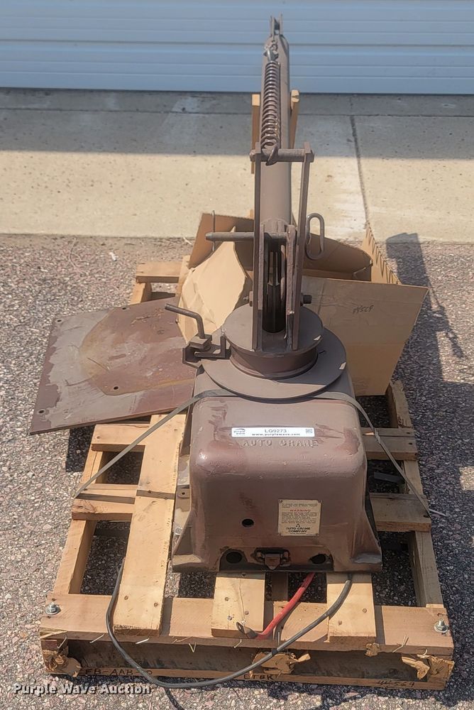 image for item LQ9273 Auto Crane 1500  crane