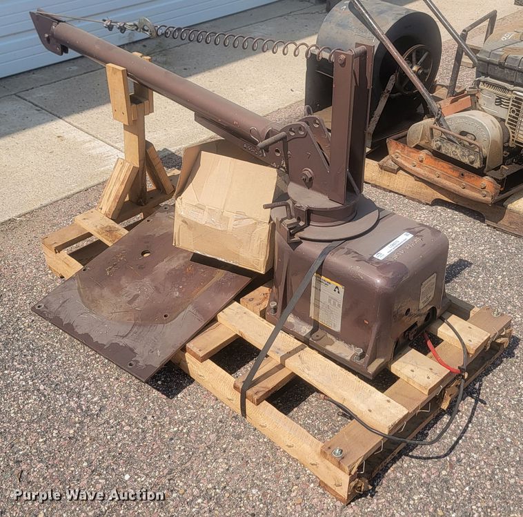 image for item LQ9273 Auto Crane 1500  crane