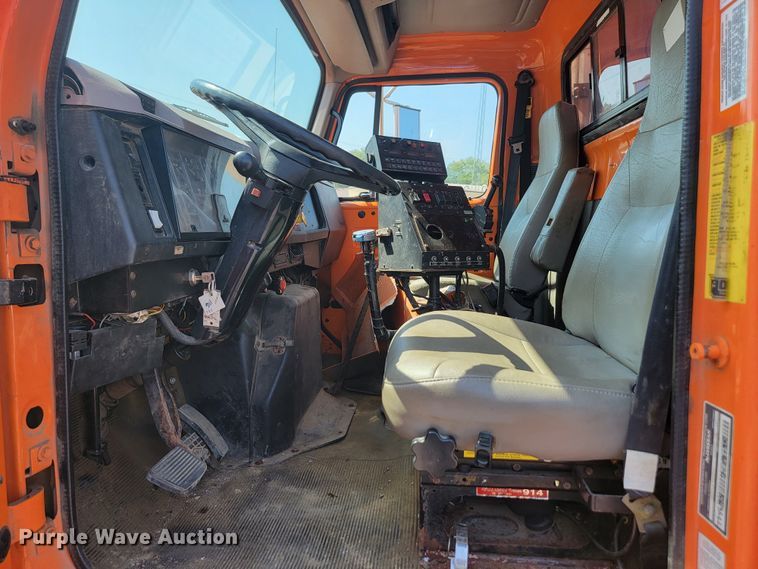 image for item LQ9278 1996 International 4700  dump truck