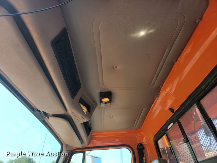 image for item LQ9278 1996 International 4700  dump truck