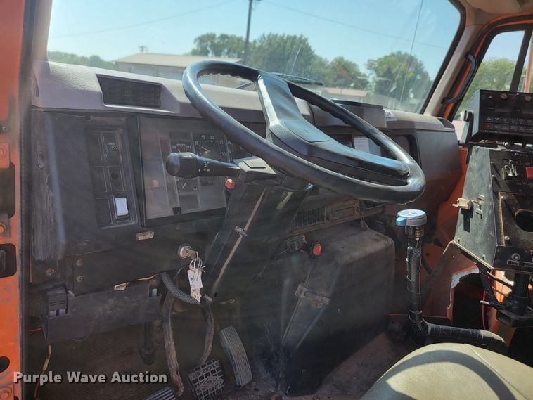 image for item LQ9278 1996 International 4700  dump truck