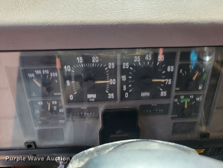 image for item LQ9278 1996 International 4700  dump truck