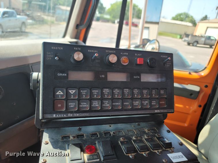 image for item LQ9278 1996 International 4700  dump truck