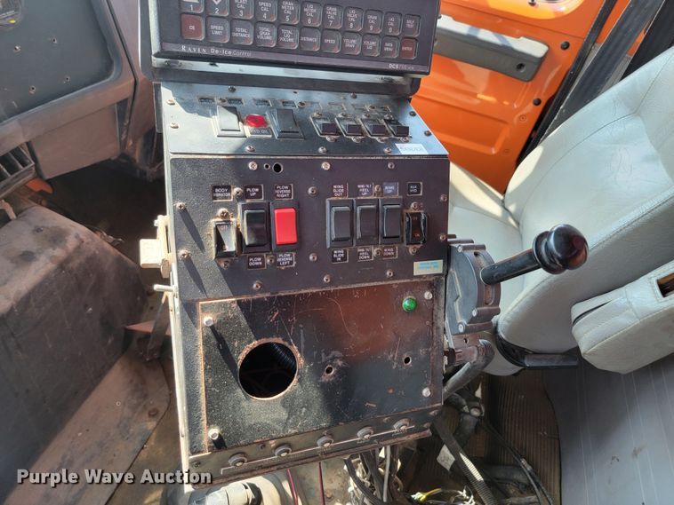 image for item LQ9278 1996 International 4700  dump truck