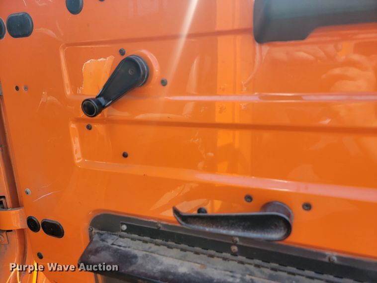 image for item LQ9278 1996 International 4700  dump truck