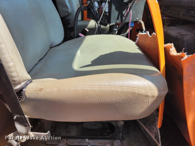 image for item LQ9278 1996 International 4700  dump truck