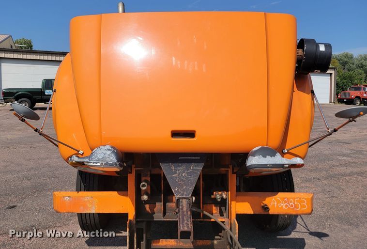 image for item LQ9278 1996 International 4700  dump truck