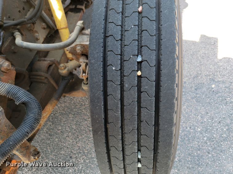 image for item LQ9278 1996 International 4700  dump truck