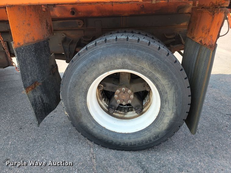 image for item LQ9278 1996 International 4700  dump truck