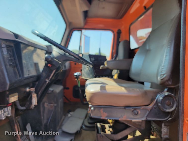 image for item LQ9279 1998 International 4700  dump truck