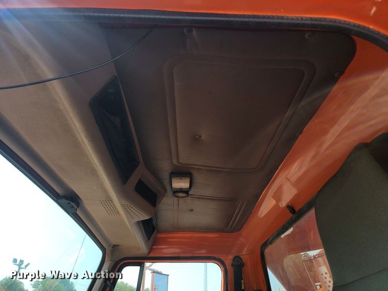 image for item LQ9279 1998 International 4700  dump truck