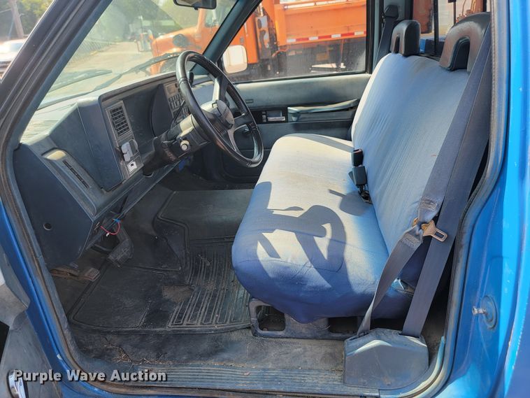 image for item LQ9280 1992 Chevrolet C2500HD  utility bed pickup truck