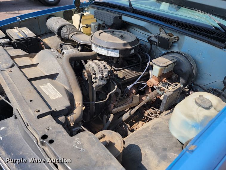 image for item LQ9280 1992 Chevrolet C2500HD  utility bed pickup truck