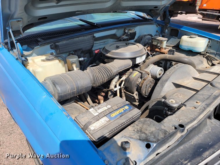 image for item LQ9280 1992 Chevrolet C2500HD  utility bed pickup truck