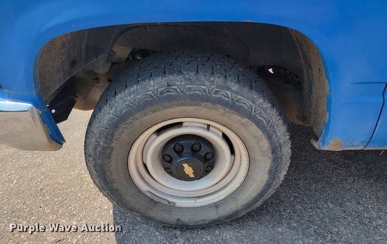 image for item LQ9280 1992 Chevrolet C2500HD  utility bed pickup truck