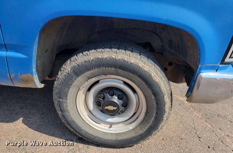 image for item LQ9280 1992 Chevrolet C2500HD  utility bed pickup truck