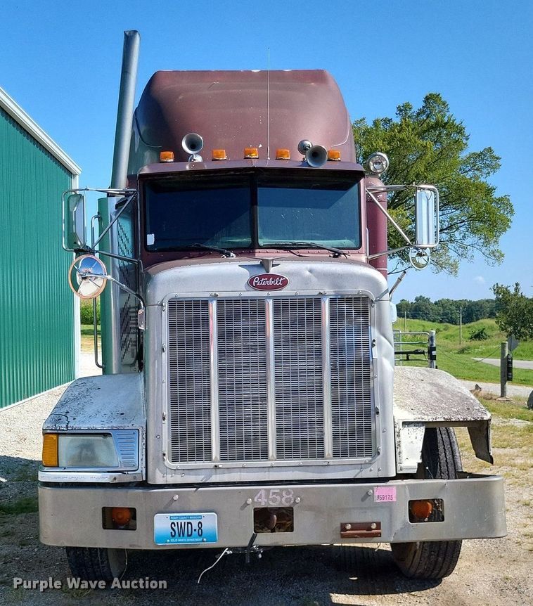 image for item LS9705 1993 Peterbilt 377  semi truck