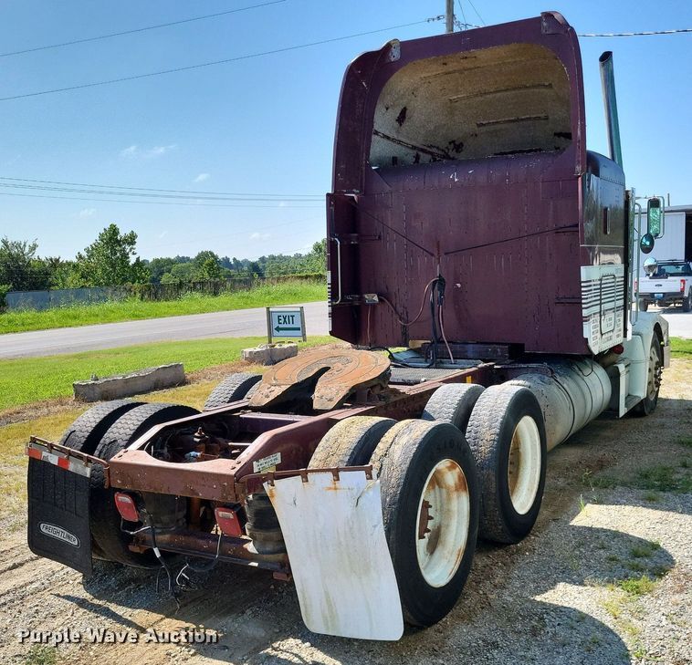 image for item LS9705 1993 Peterbilt 377  semi truck