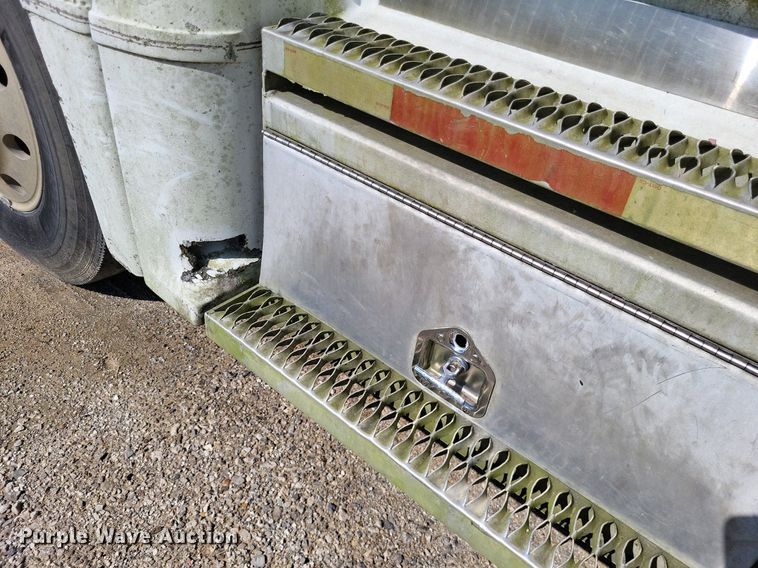 image for item LS9705 1993 Peterbilt 377  semi truck