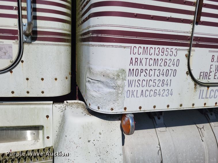 image for item LS9705 1993 Peterbilt 377  semi truck