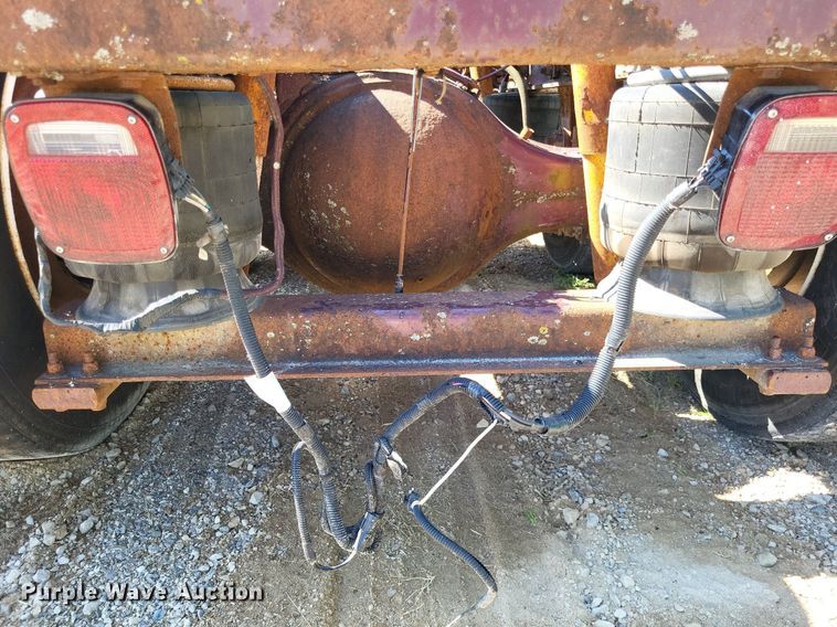 image for item LS9705 1993 Peterbilt 377  semi truck