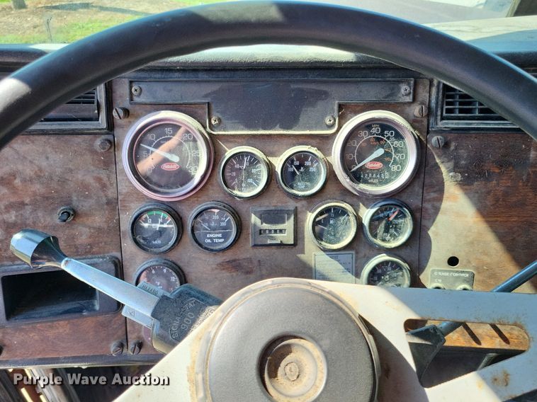 image for item LS9705 1993 Peterbilt 377  semi truck